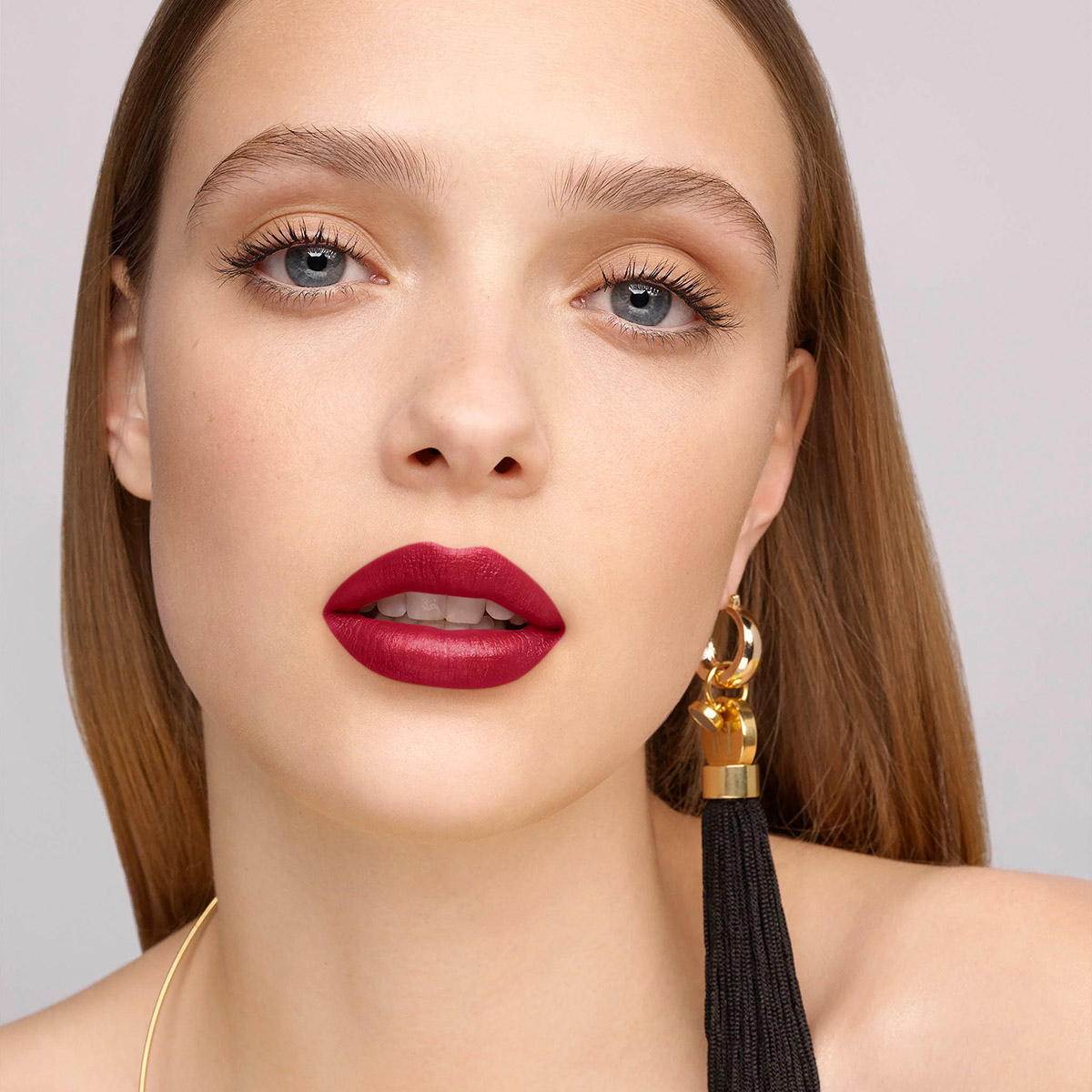 FABULOUS KISS SHEER LIPSTICK (LABIAL EFECTO BRILLANTE)